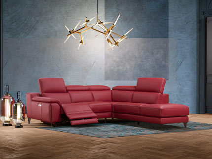 Salon contemporain avec relax électrique en cuir.